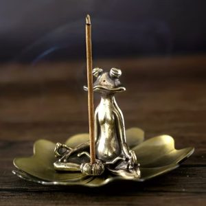 Grenouille porte encens